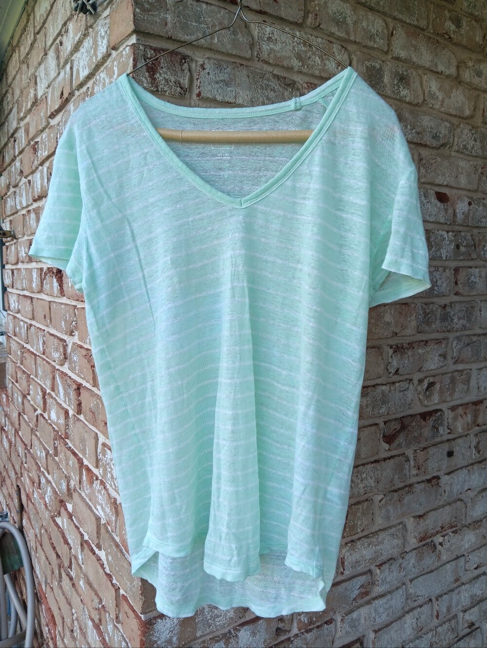 GAP 100% Linen Mint Striped V-Neck Short Sleeve Tee